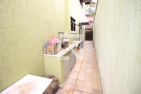 Corredor de casa à venda com 4 quartos, 226m² em City Bussocaba, Osasco