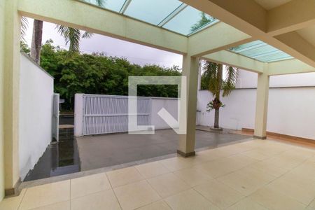 Garagem de casa à venda com 6 quartos, 600m² em Itaipu, Niterói