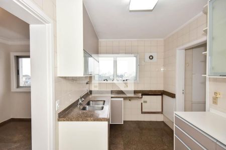 Cozinha de apartamento para alugar com 3 quartos, 155m² em Jardim Londrina, São Paulo