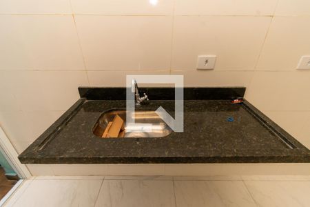 Cozinha de apartamento à venda com 1 quarto, 31m² em Vila Guilhermina, São Paulo