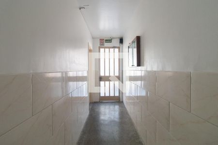 Entrada de apartamento à venda com 1 quarto, 40m² em Azenha, Porto Alegre