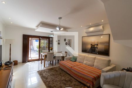 Sala de casa à venda com 3 quartos, 375m² em Guarujá, Porto Alegre