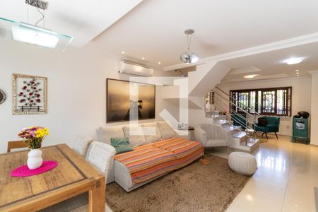 Sala de casa à venda com 3 quartos, 375m² em Guarujá, Porto Alegre