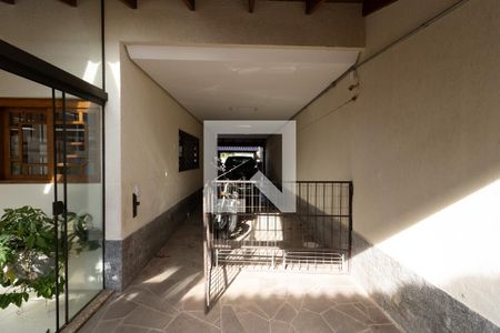 Área Externa de casa à venda com 3 quartos, 375m² em Guarujá, Porto Alegre