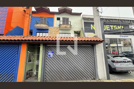 Fachada de casa à venda com 3 quartos, 130m² em Vila Príncipe de Gales, Santo André