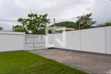 Garagem de casa à venda com 3 quartos, 110m² em Itaipu, Niterói