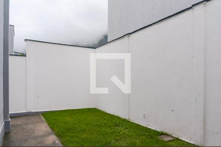 Quintal de casa à venda com 3 quartos, 110m² em Itaipu, Niterói