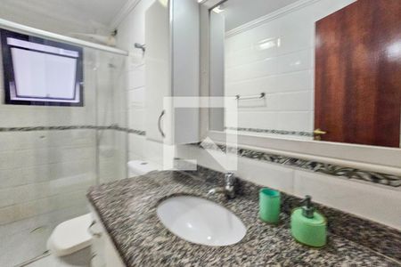 Banheiro de apartamento para alugar com 4 quartos, 164m² em Vila Alzira, Guarujá