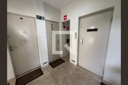 Área comum - Hall dos apartamentos de apartamento para alugar com 2 quartos, 76m² em Anhangabaú, Jundiaí