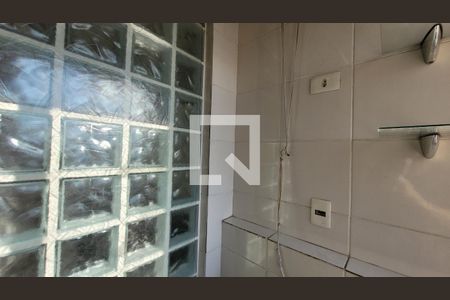Area serviço de apartamento para alugar com 2 quartos, 52m² em Vila Maria Augusta, Itaquaquecetuba