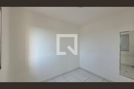 Quarto 1 de apartamento para alugar com 2 quartos, 52m² em Vila Maria Augusta, Itaquaquecetuba