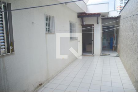 Área externa de casa para alugar com 2 quartos, 126m² em Penha de França, São Paulo