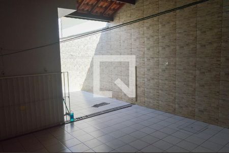 Área externa de casa à venda com 2 quartos, 126m² em Penha de França, São Paulo