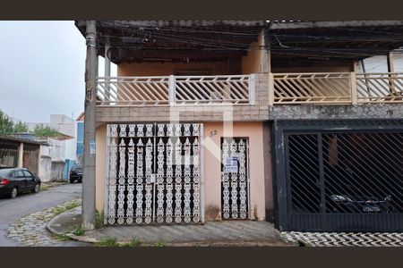 Fachada de casa à venda com 3 quartos, 135m² em Santa Terezinha, Santo André