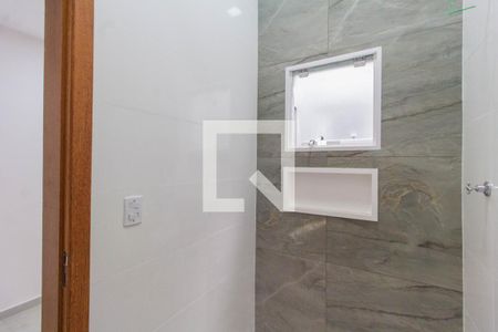 Banheiro de casa à venda com 2 quartos, 50m² em Olaria, Canoas