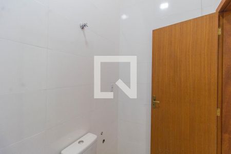 Banheiro de casa à venda com 2 quartos, 50m² em Olaria, Canoas