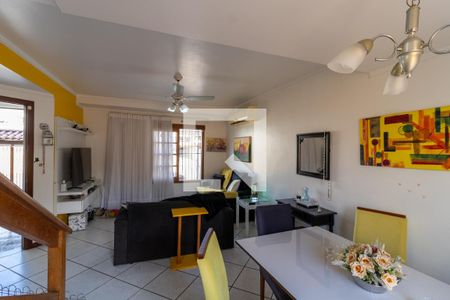 Sala de casa à venda com 3 quartos, 160m² em Espírito Santo, Porto Alegre