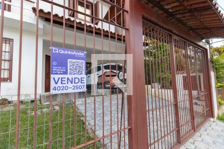 Placa de casa à venda com 3 quartos, 160m² em Espírito Santo, Porto Alegre
