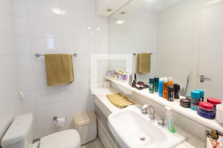 Banheiro da Suíte 2 de apartamento à venda com 3 quartos, 275m² em Indianópolis, São Paulo