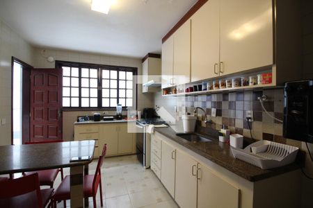 Cozinha de casa de condomínio à venda com 4 quartos, 370m² em Taquara, Rio de Janeiro