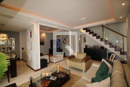 Sala 1 de casa de condomínio à venda com 4 quartos, 370m² em Taquara, Rio de Janeiro