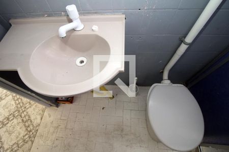 Banheiro de apartamento para alugar com 1 quarto, 46m² em Parada de Lucas, Rio de Janeiro