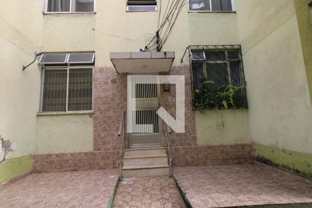 Fachada interna de apartamento à venda com 1 quarto, 55m² em Parada de Lucas, Rio de Janeiro