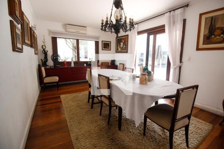 Sala de casa para alugar com 3 quartos, 800m² em Jardim Leonor, São Paulo