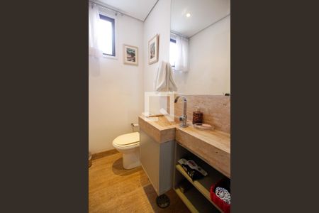 Lavabo 1 de casa para alugar com 3 quartos, 800m² em Jardim Leonor, São Paulo