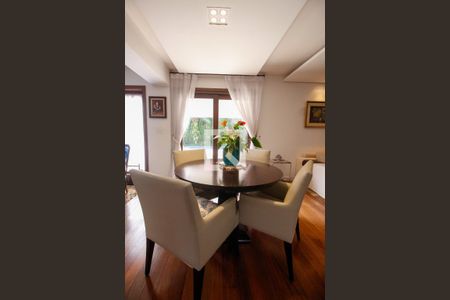 Sala de casa para alugar com 3 quartos, 800m² em Jardim Leonor, São Paulo