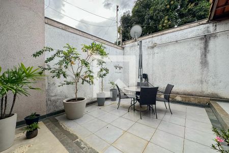 Varanda de casa à venda com 3 quartos, 261m² em Padre Eustáquio, Belo Horizonte