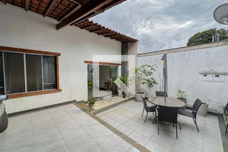 Varanda de casa à venda com 3 quartos, 261m² em Padre Eustáquio, Belo Horizonte