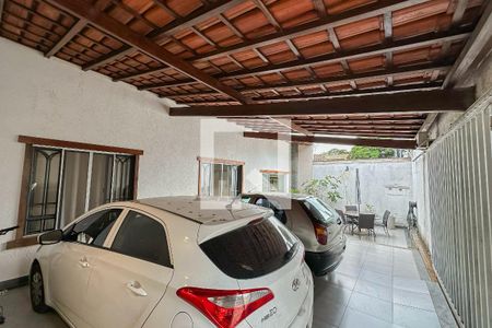 Garagem de casa à venda com 3 quartos, 261m² em Padre Eustáquio, Belo Horizonte
