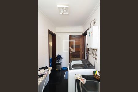 Área de Serviço de casa à venda com 4 quartos, 400m² em Medianeira, Porto Alegre