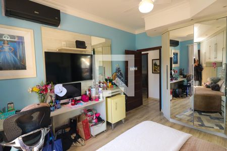 Quarto 1 de casa à venda com 4 quartos, 400m² em Medianeira, Porto Alegre