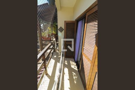 Sacada do Quarto 1 de casa à venda com 4 quartos, 400m² em Medianeira, Porto Alegre