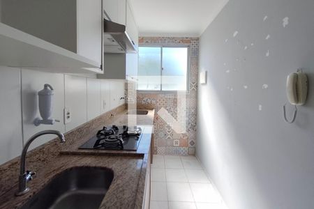 Cozinha de apartamento à venda com 2 quartos, 47m² em Loteamento Parque São Martinho, Campinas