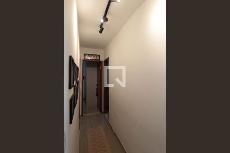 Corredor de apartamento à venda com 3 quartos, 90m² em Serrano, Belo Horizonte