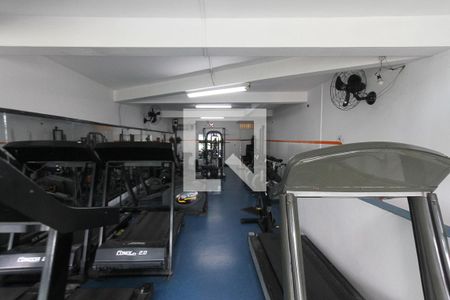 Garagem de casa à venda com 3 quartos, 400m² em Parque dos Bancários, São Paulo
