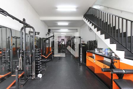 Garagem de casa à venda com 3 quartos, 400m² em Parque dos Bancários, São Paulo