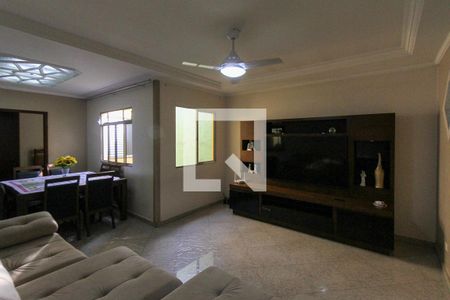 Sala de casa à venda com 3 quartos, 400m² em Parque dos Bancários, São Paulo