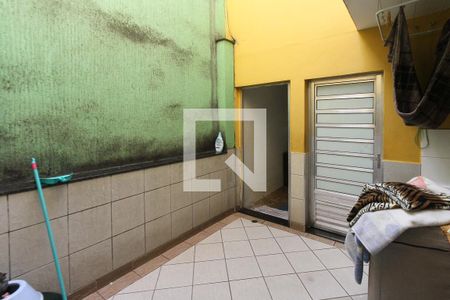 Área de Serviço 02 de casa à venda com 3 quartos, 400m² em Parque dos Bancários, São Paulo