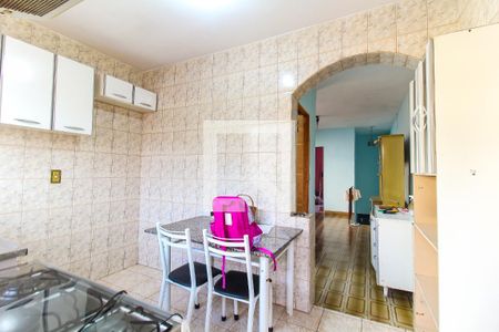 Cozinha de casa à venda com 3 quartos, 150m² em Vila Carmosina, São Paulo