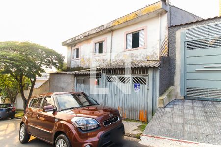 Fachada e Placa de casa à venda com 3 quartos, 150m² em Vila Carmosina, São Paulo