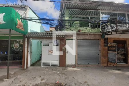 Fachada de casa à venda com 3 quartos, 103m² em Taquara, Rio de Janeiro
