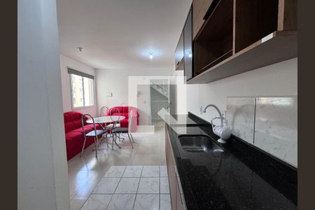 Cozinha de apartamento à venda com 2 quartos, 45m² em Campina, São Leopoldo