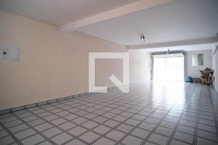 Garagem de casa à venda com 5 quartos, 190m² em Vila Franci, São Paulo