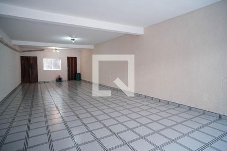 Garagem de casa à venda com 5 quartos, 190m² em Vila Franci, São Paulo