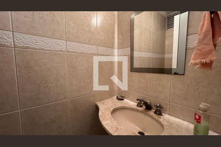 Banheiro 1 de apartamento à venda com 3 quartos, 225m² em Cerqueira César, São Paulo