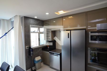 Cozinha de apartamento à venda com 3 quartos, 230m² em Barra da Tijuca, Rio de Janeiro